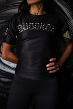 WOMEN'S TECHNO CAMO SHORT SLEEVE RASH GUARD