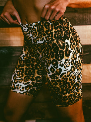 SHE-LEOPARD BIKER