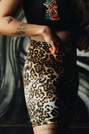 SHE-LEOPARD BIKER